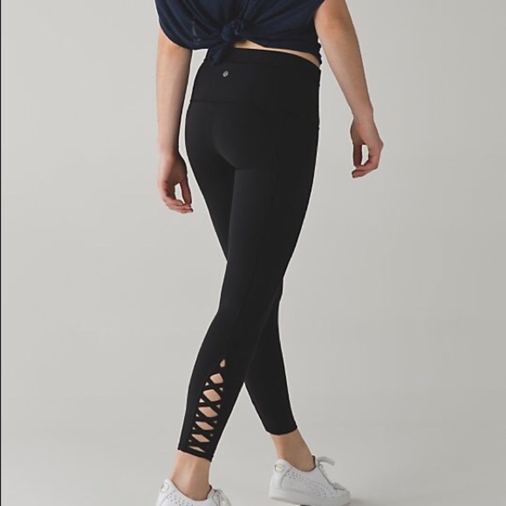 Lululemon crop size 4 with ankle design